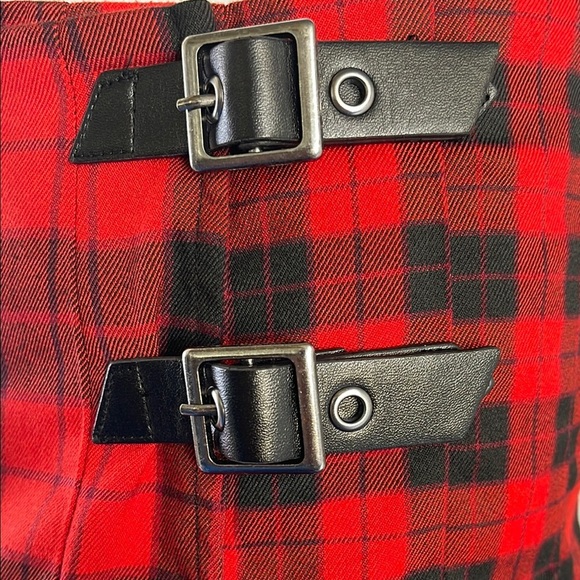 H&M Red Plaid Skirt with Buckle Accents size 6 - Picture 3 of 5